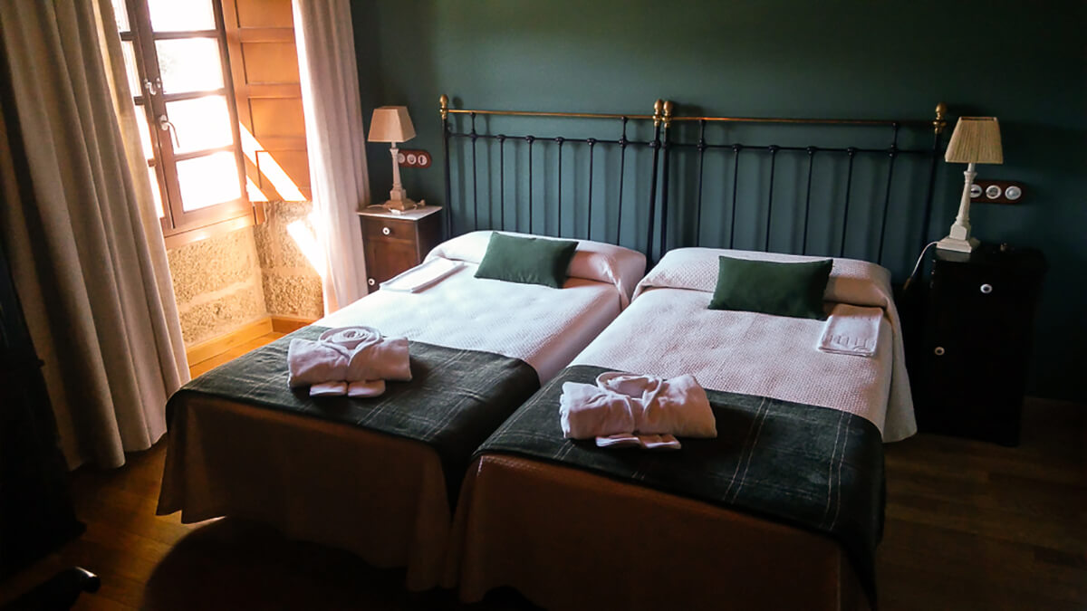 alojamiento casa rural hotel galicia ourense vilaza monterrei pazo gallego habitacion suite balneario sousas